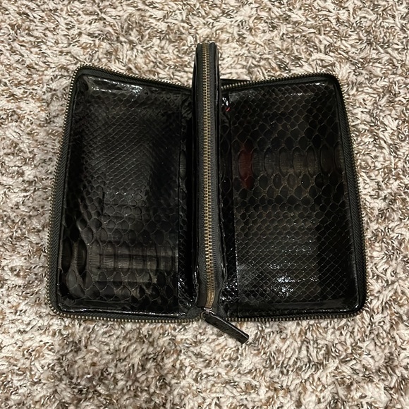 Kenneth Cole Wallet!! - Picture 6 of 14